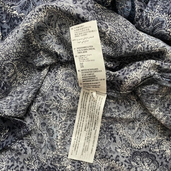 Hollister Size Medium Flowy Paisley Floral Long Sleeve Top - Picture 5 of 5